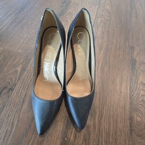 Calvin Klein Women's Black Pointed-Toe Pumps